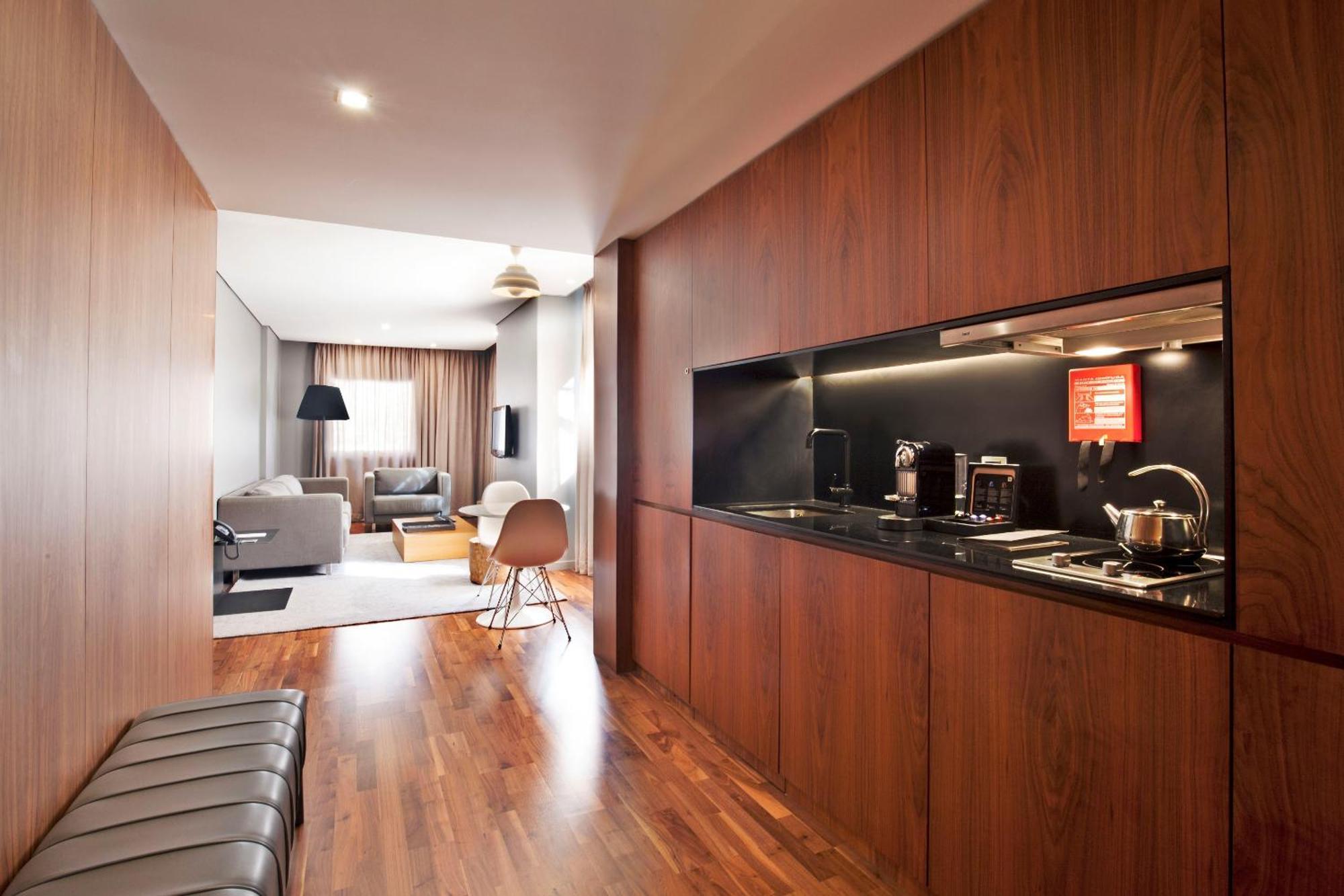 Club Suite,1274479963:JPEG